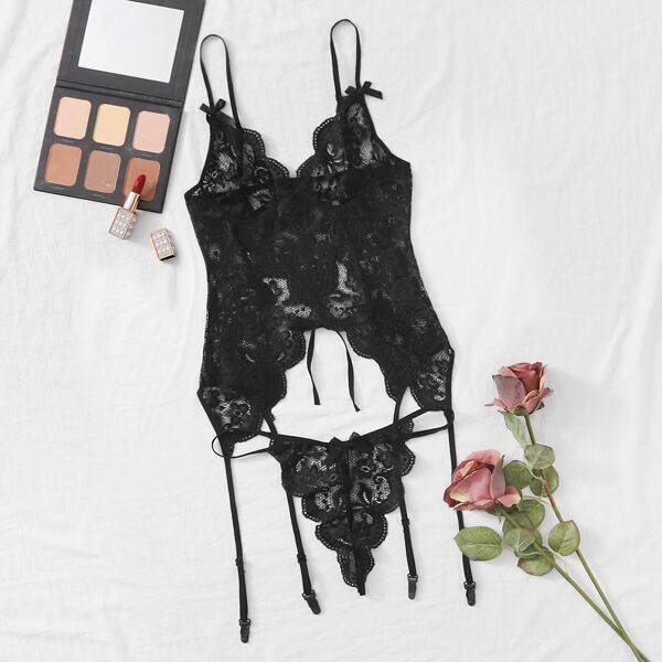 

Scallop Floral Lace Garter Lingerie Set, Black