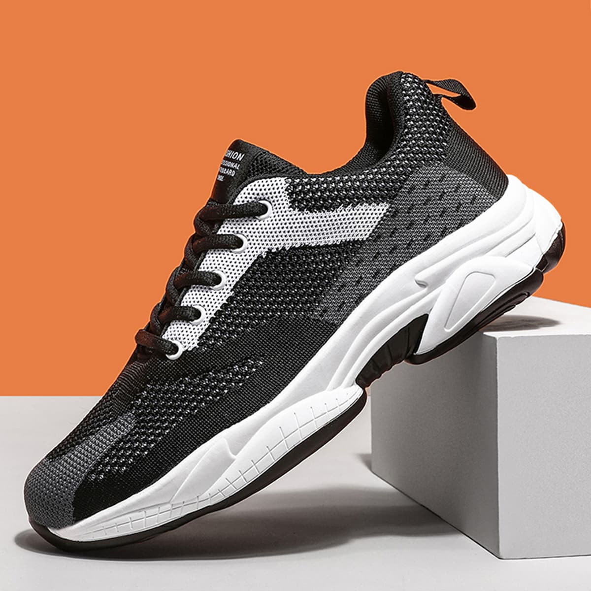 

Guys Lace-up Front Colorblock Sneakers, Black