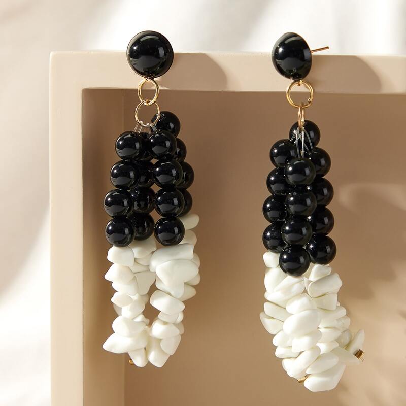 

Color Block Drop Earrings, Black and white