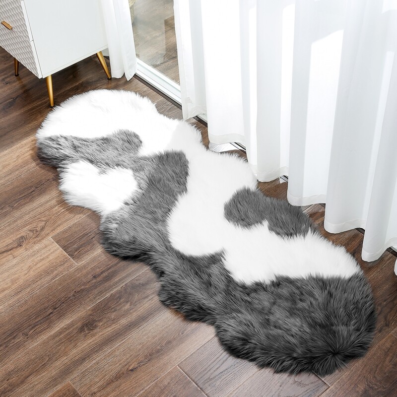 

Two Tone Plush Floor Mat, Black and white