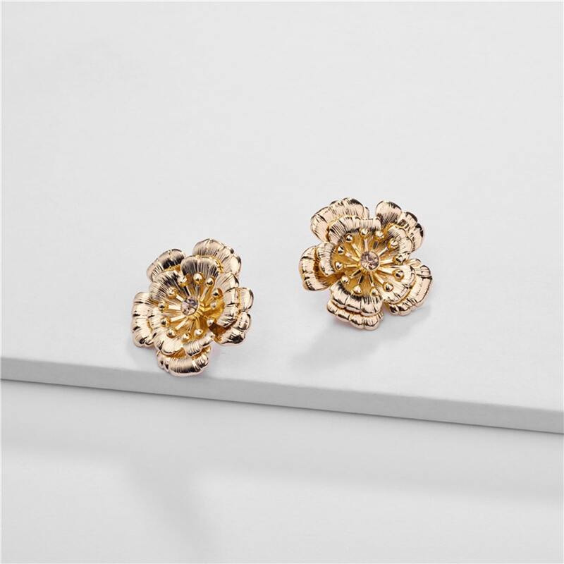 

Floral Design Stud Earrings, Gold