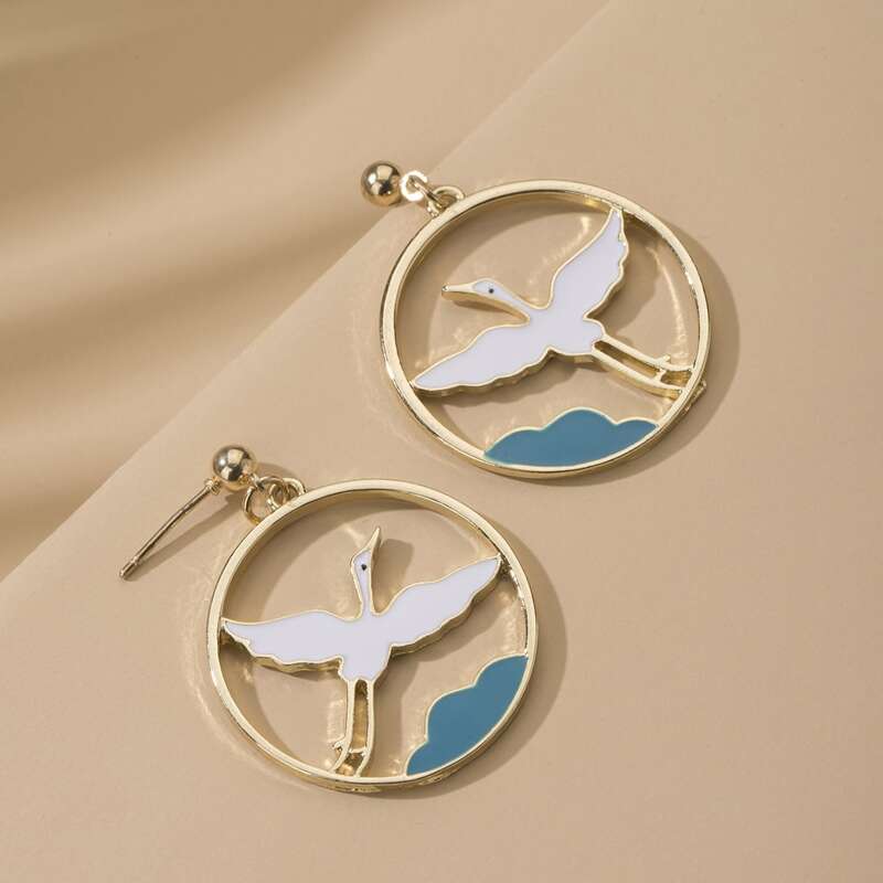 

Bird Design Drop Earrings, Gold