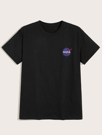 تي شيرت باكمام قصيرة وجرافيك عبارة للرجال