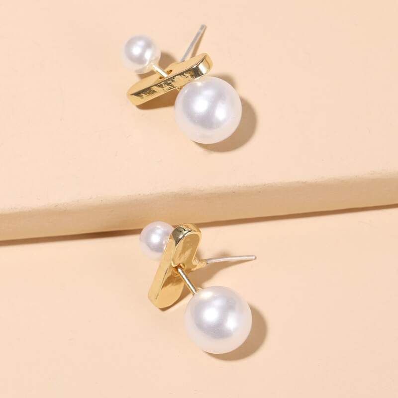 

Pearl Decor Stud Earrings, White