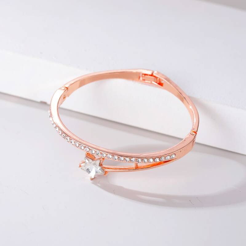 

Rhinestone Star Bangle, Gold