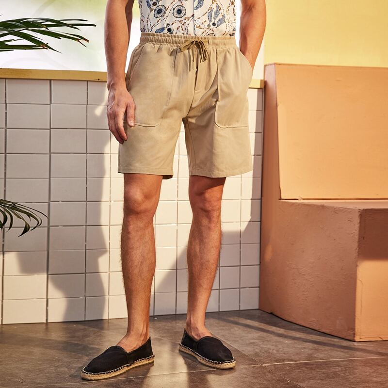 

Guys Patched Pocket Drawstring Solid Shorts, Khaki