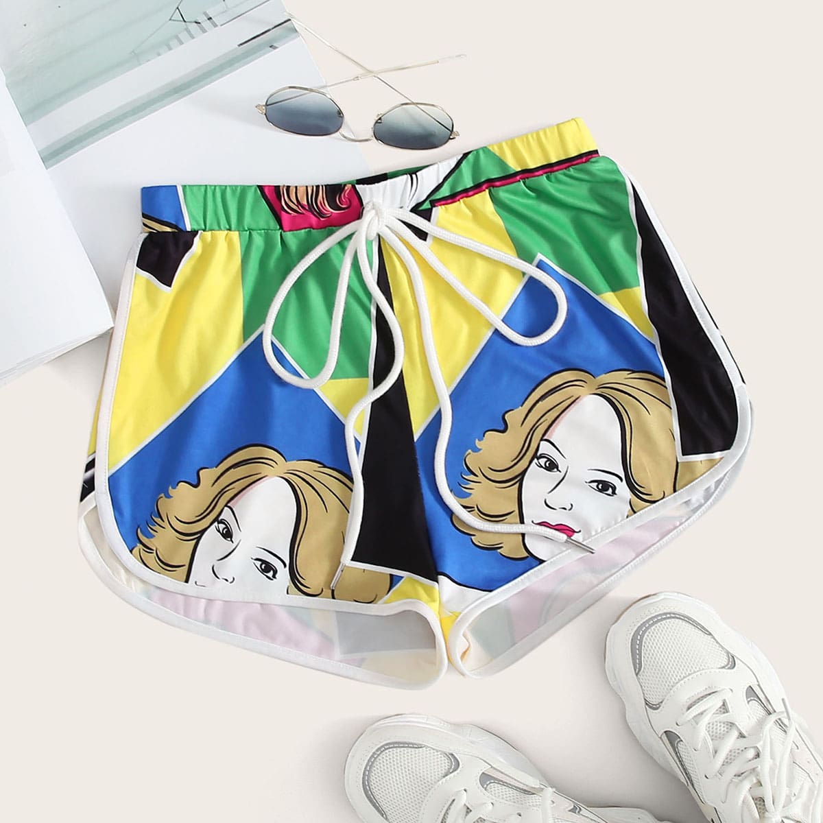 

Tie Waist Dolphin Hem Pop Art Print Shorts, Multicolor