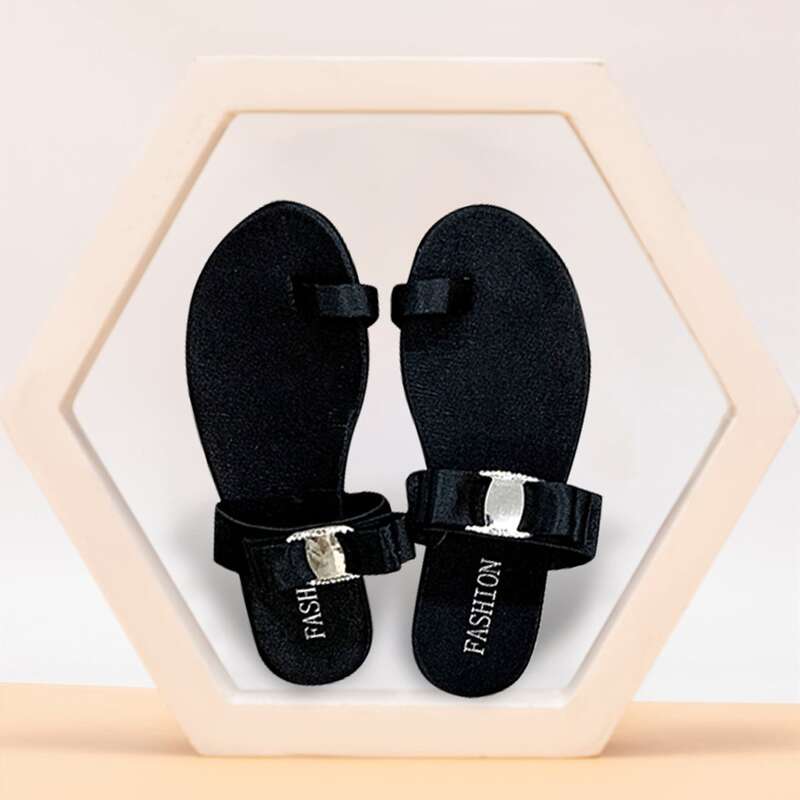 

Buckle Bow Toe Ring Sliders, Black