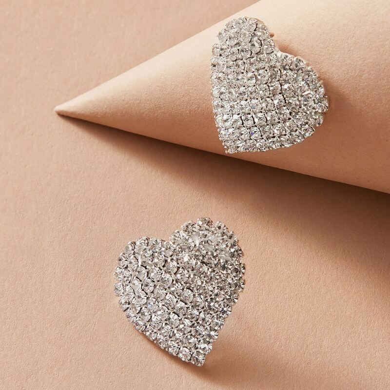 

1pair Rhinestone Engraved Heart Shaped Stud Earrings, Silver