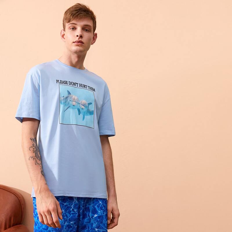 

Guys Dolphin & Slogan Graphic Top, Blue