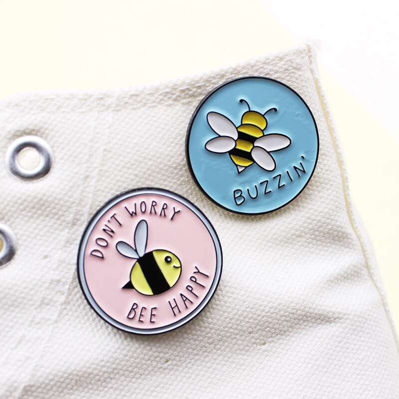 

2pcs Bee Pattern Brooch, Multicolor