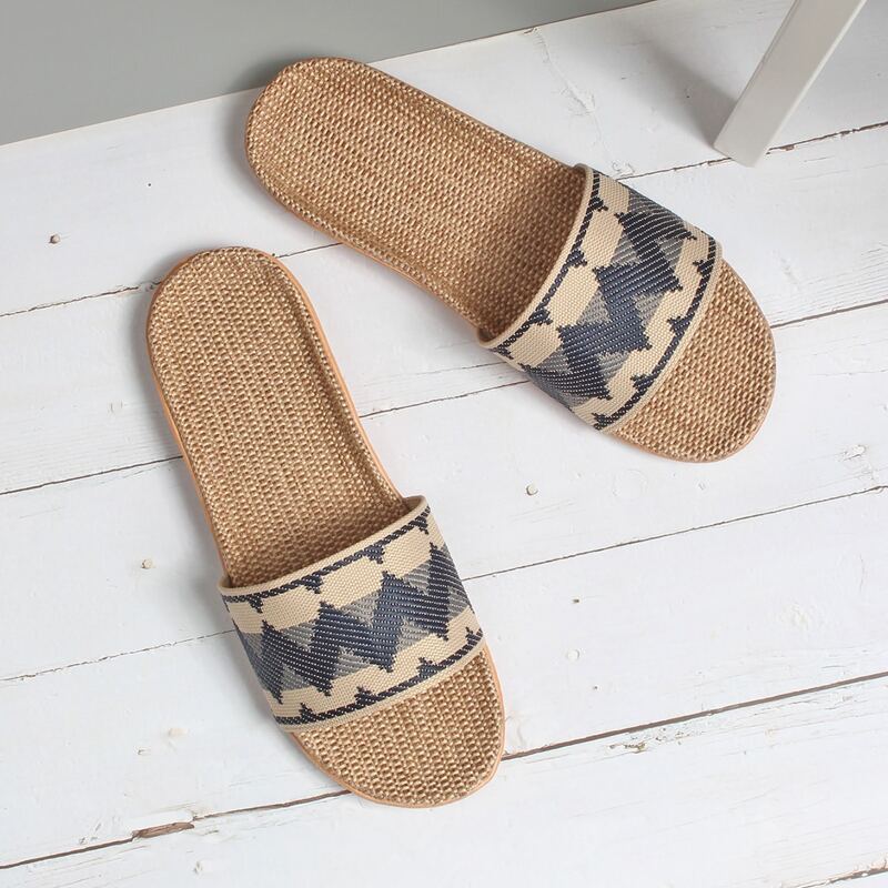 

Guys Geometric Pattern Slippers, Navy blue