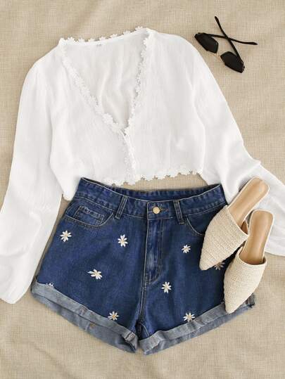 Embroidery Daisy Cuffed Denim Shorts