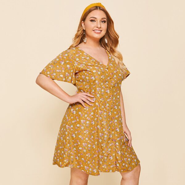 

Plus Flutter Sleeve Button Front Ditsy Floral Dress, Yellow