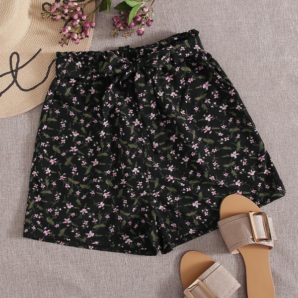 

Ditsy Floral Print Belted Shorts, Black