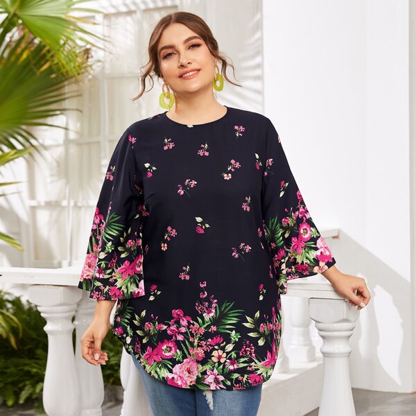 

Plus Bell Sleeve Curved Hem Tropical Print Top, Navy blue