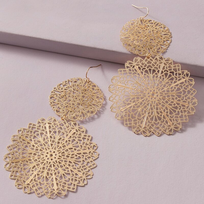 

Hollow Out Flower Pattern Earrings, Gold