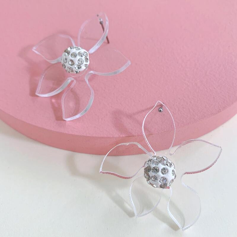 

Clear Floral Design Stud Earrings
