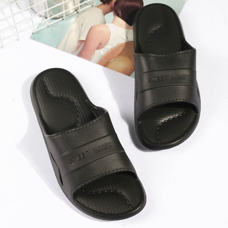 

Guys Letter Graphic Slippers, Black