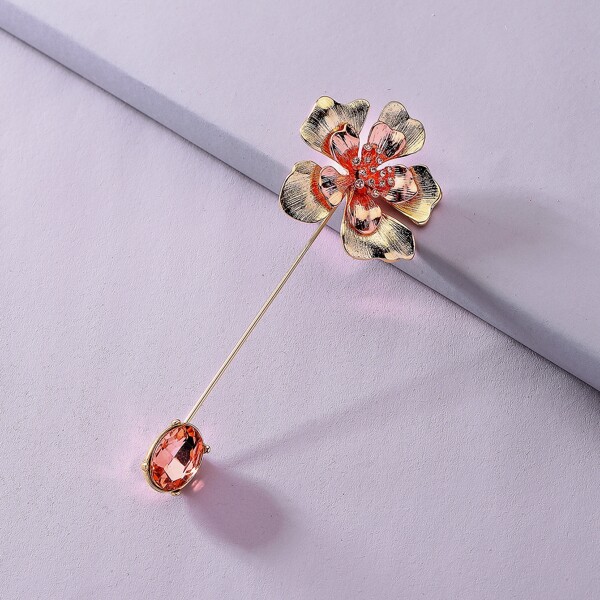 

Floral Design Brooch, Gold
