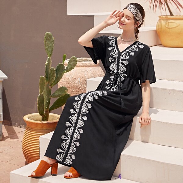 

Drawstring Waist Tribal Print Dress, Black