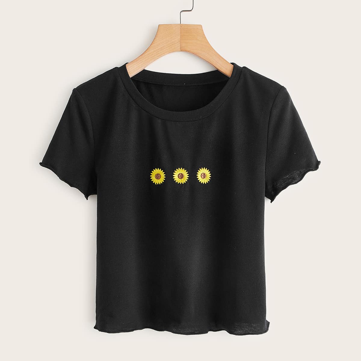 

Flower Embroidery Lettuce Trim Tee, Black