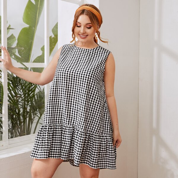 

Plus Ruffle Hem Gingham Smock Dress, Black