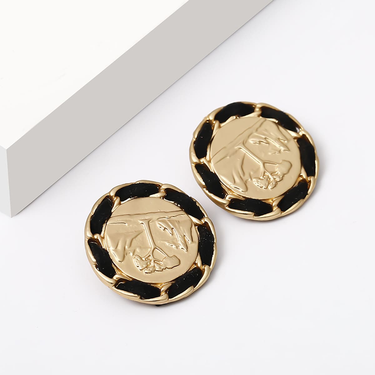 

Round Stud Earrings, Gold