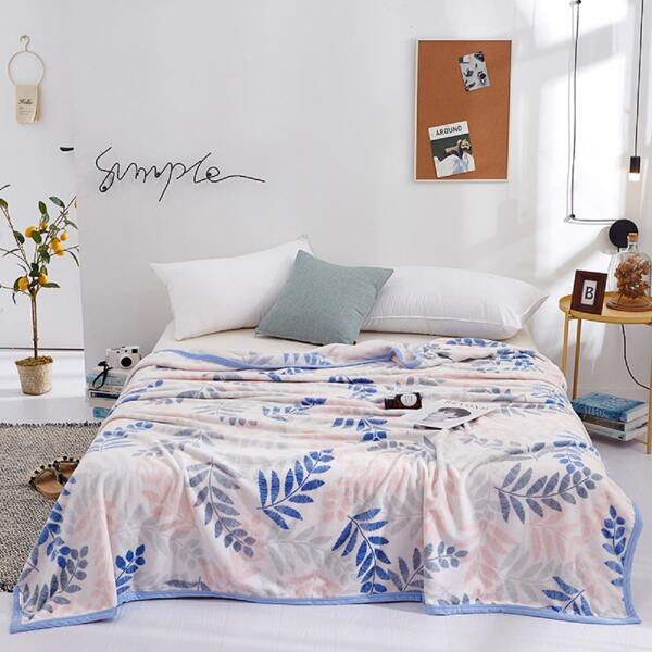 

Leaf Print Blanket, Multicolor