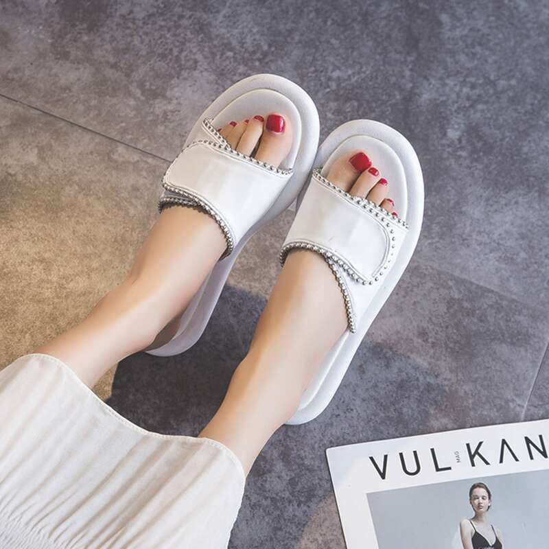 

Studded Trim Wide Fit Sliders, White