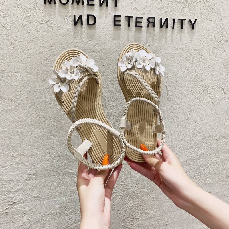 

Floral Front Sandals, Beige