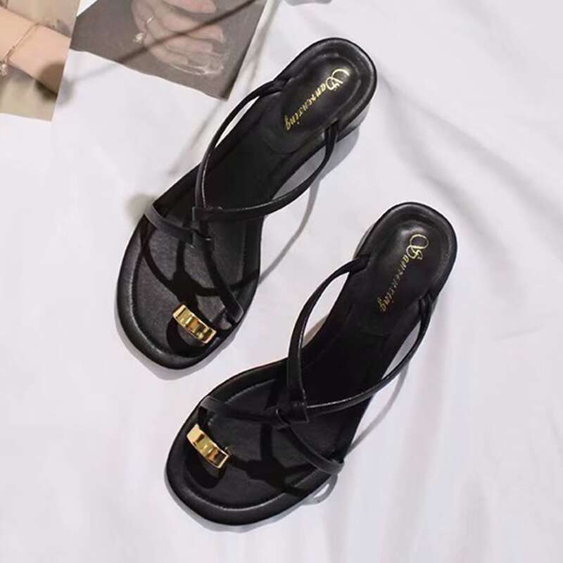

Toe Ring Crisscross Heels, Black