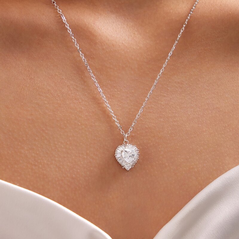 

1pc Gemstone Decor Heart Charm Necklace, Silver