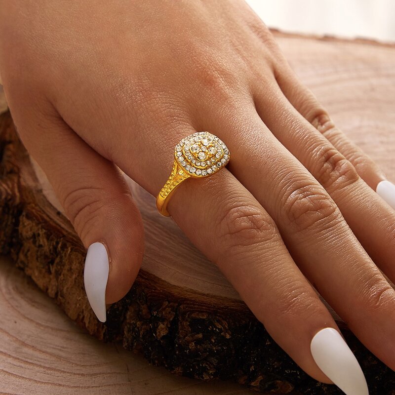 

Rhinestone Engraved Ring, Gold