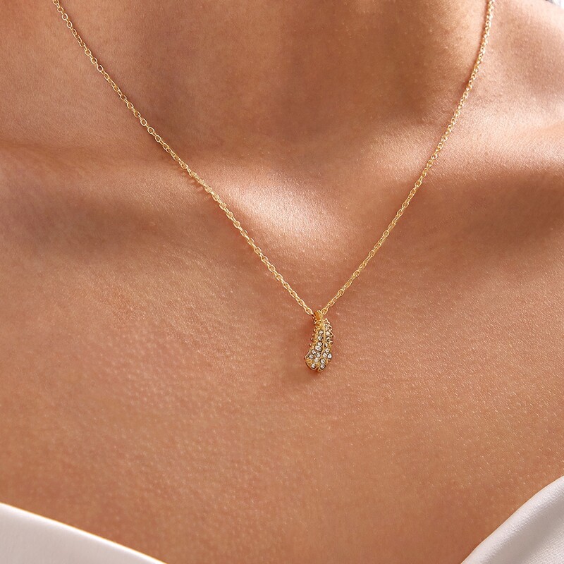 

Rhinestone Engraved Necklace, Gold