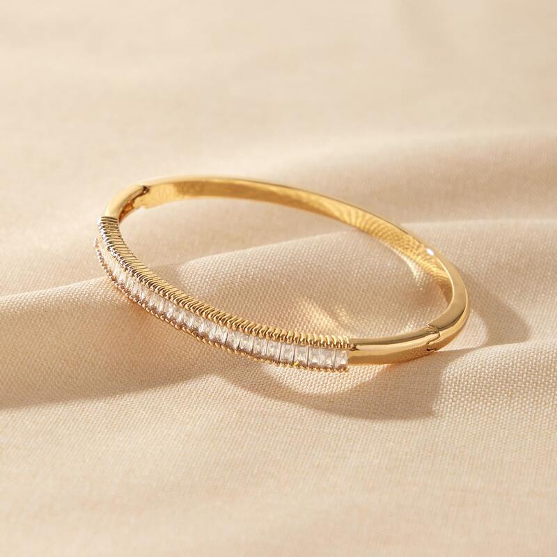 

Simple Design Bangle, Gold
