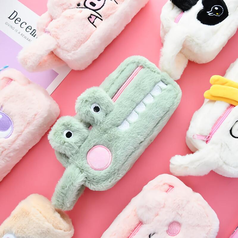 

1pc Cartoon Random Plush Pencil Case, Multicolor