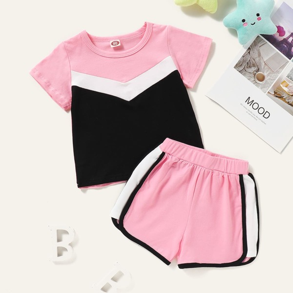 

Baby Girl Chevron Print Tee With Track Shorts, Multicolor