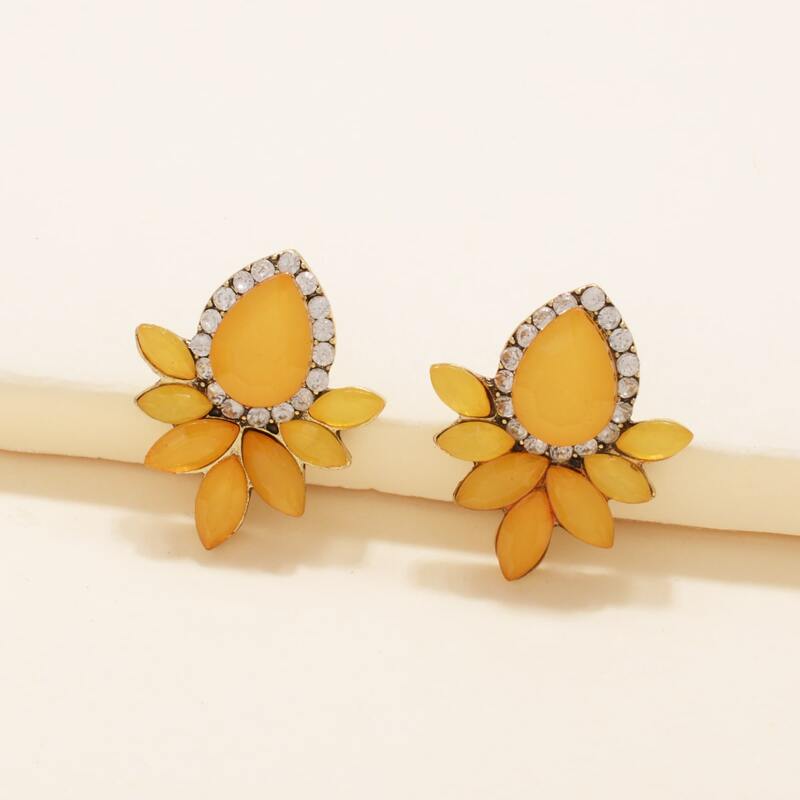 

Floral Stud Earrings, Yellow