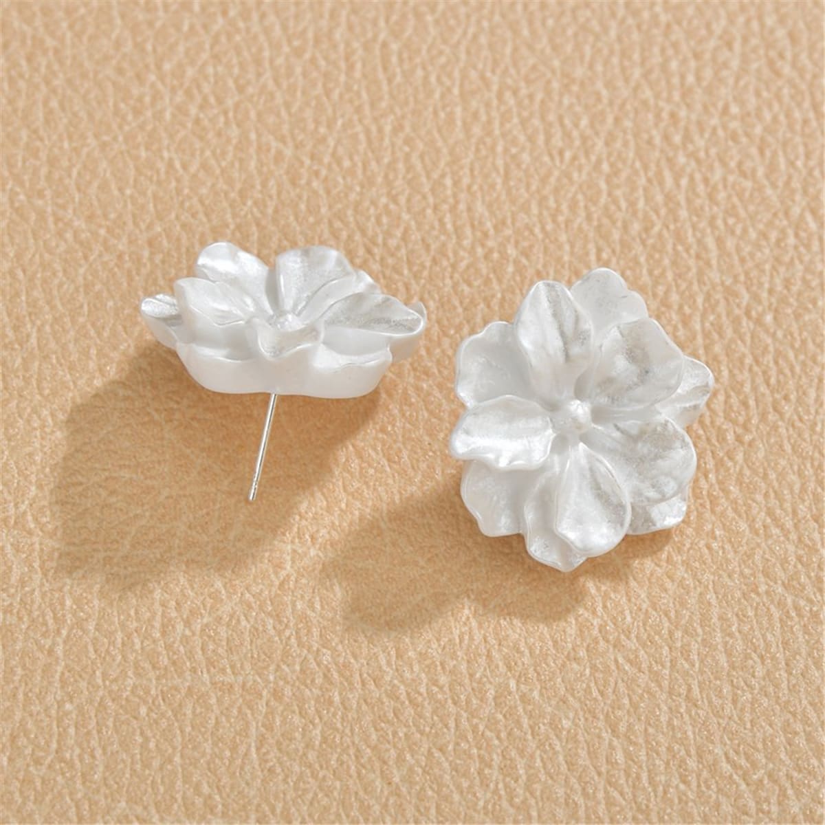 

Floral Stud Earrings, White