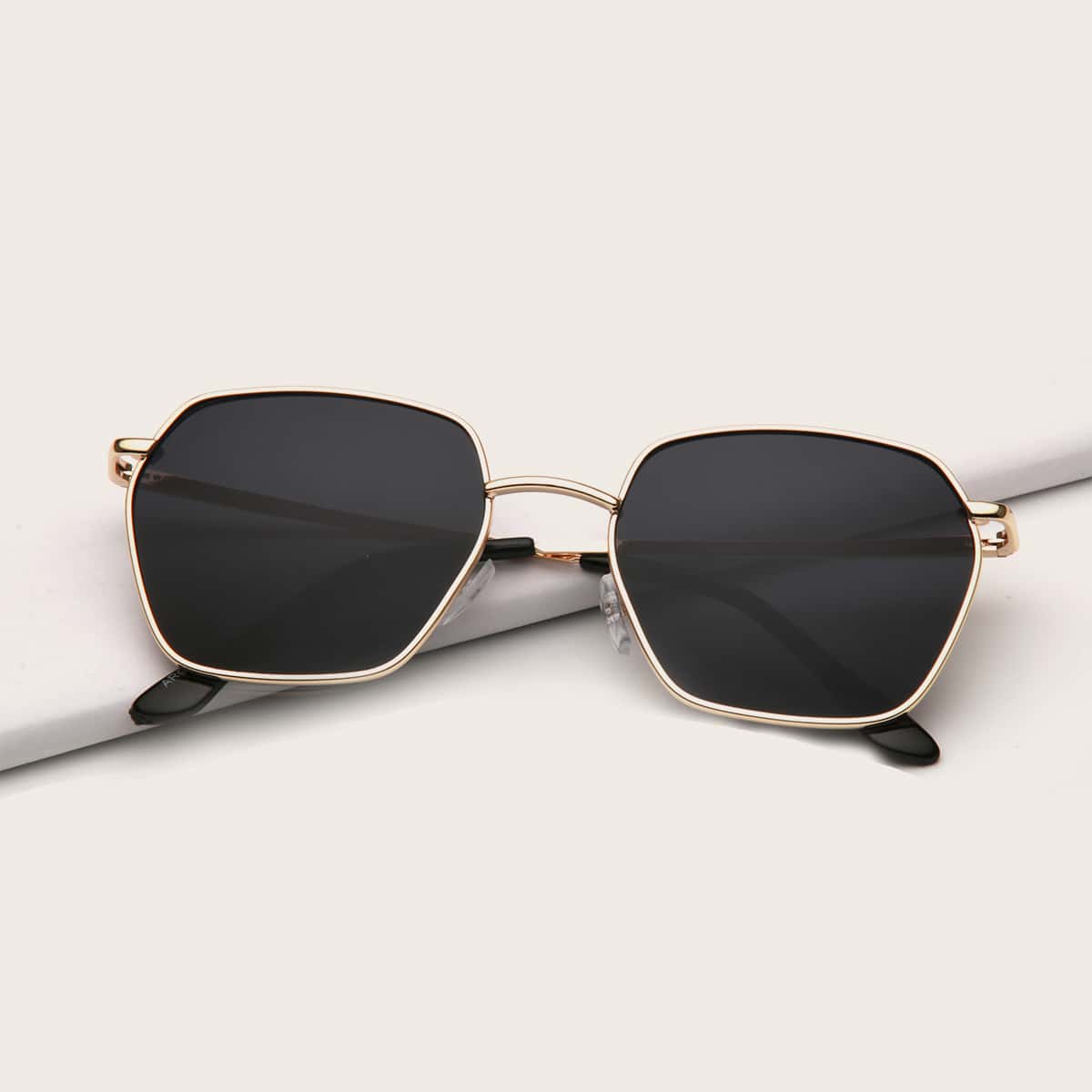 

Metal Frame Sunglasses, Black