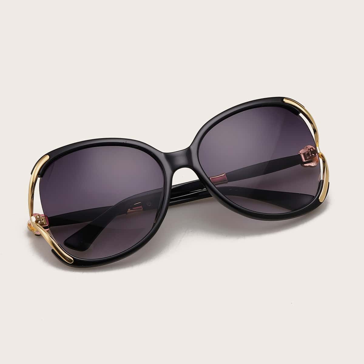 

Rhinestone Engraved Acrylic Frame Sunglasses, Black