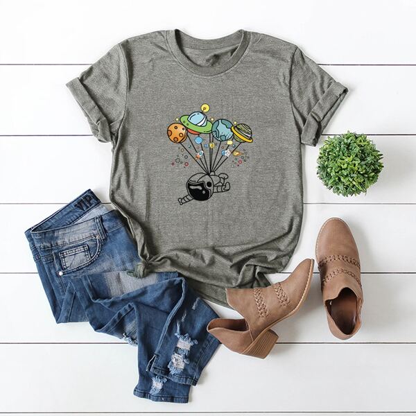 

Plus Cartoon Figure And Planet Print Tee, Grey