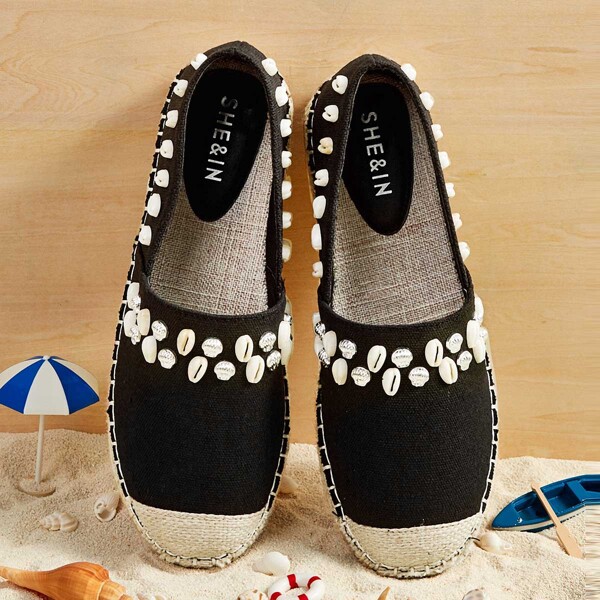 

Cap Toe Shell Decor Flats, Black