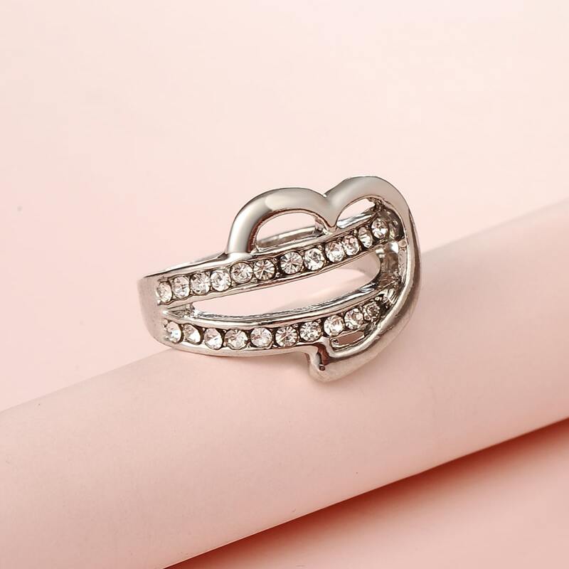 

Rhinestone Engraved Ring, Silver