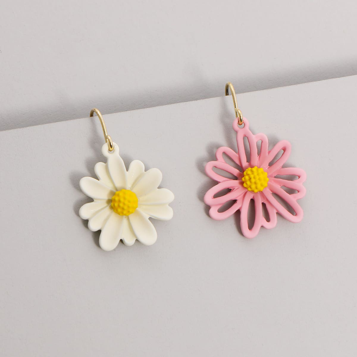 

Daisy Charm Mismatched Drop Earrings, Pink