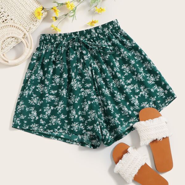 

Ditsy Floral Print Drawstring Waist Shorts, Green