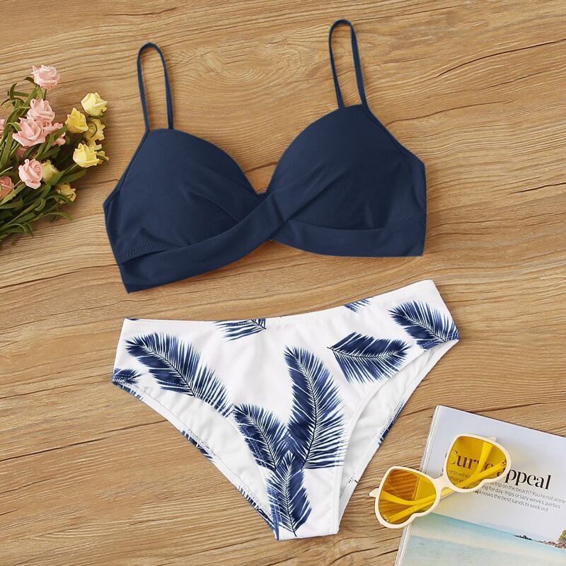 

Tropical Twist Underwire Bikini Swimsuit, Navy blue
