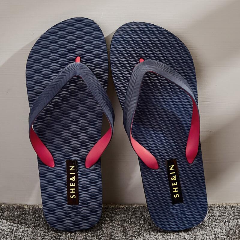 

Guys Non-slip Flip Flops, Blue