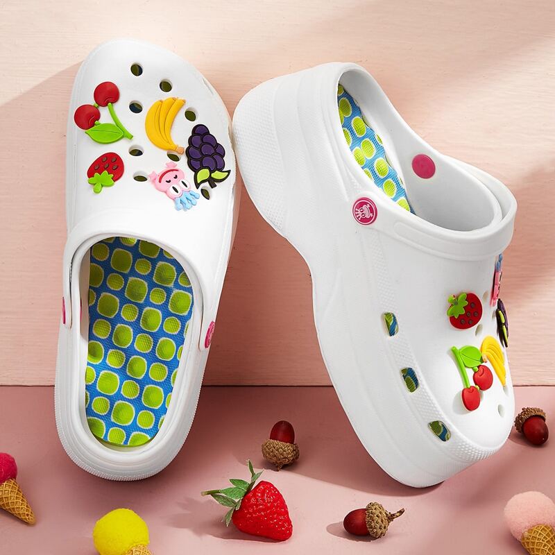 

Round Toe Cartoon Appliques Hollow Out Sandals, White